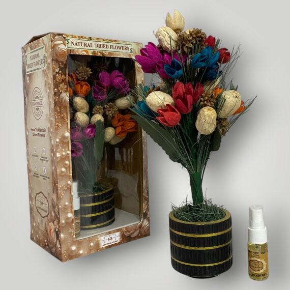 Imperium Aroma Handmade Natural Dried Flower Bouquet with Vase & 15 ml Cranberry Fragrance Spray